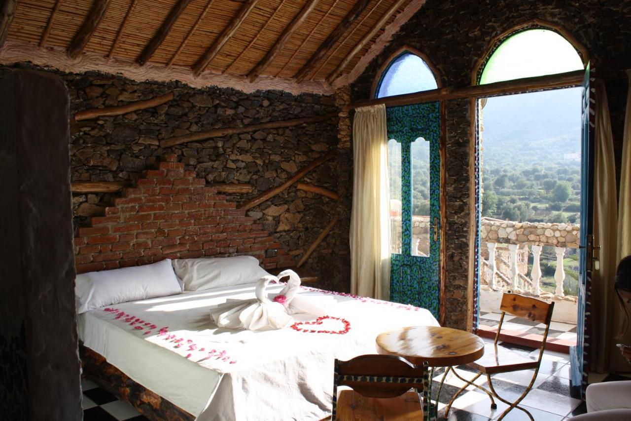 Leonor Hotel *